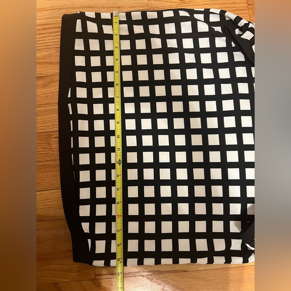 Calvin Klein Women’s Black and White Checkered Work Top Size Small - Picture 6 of 7